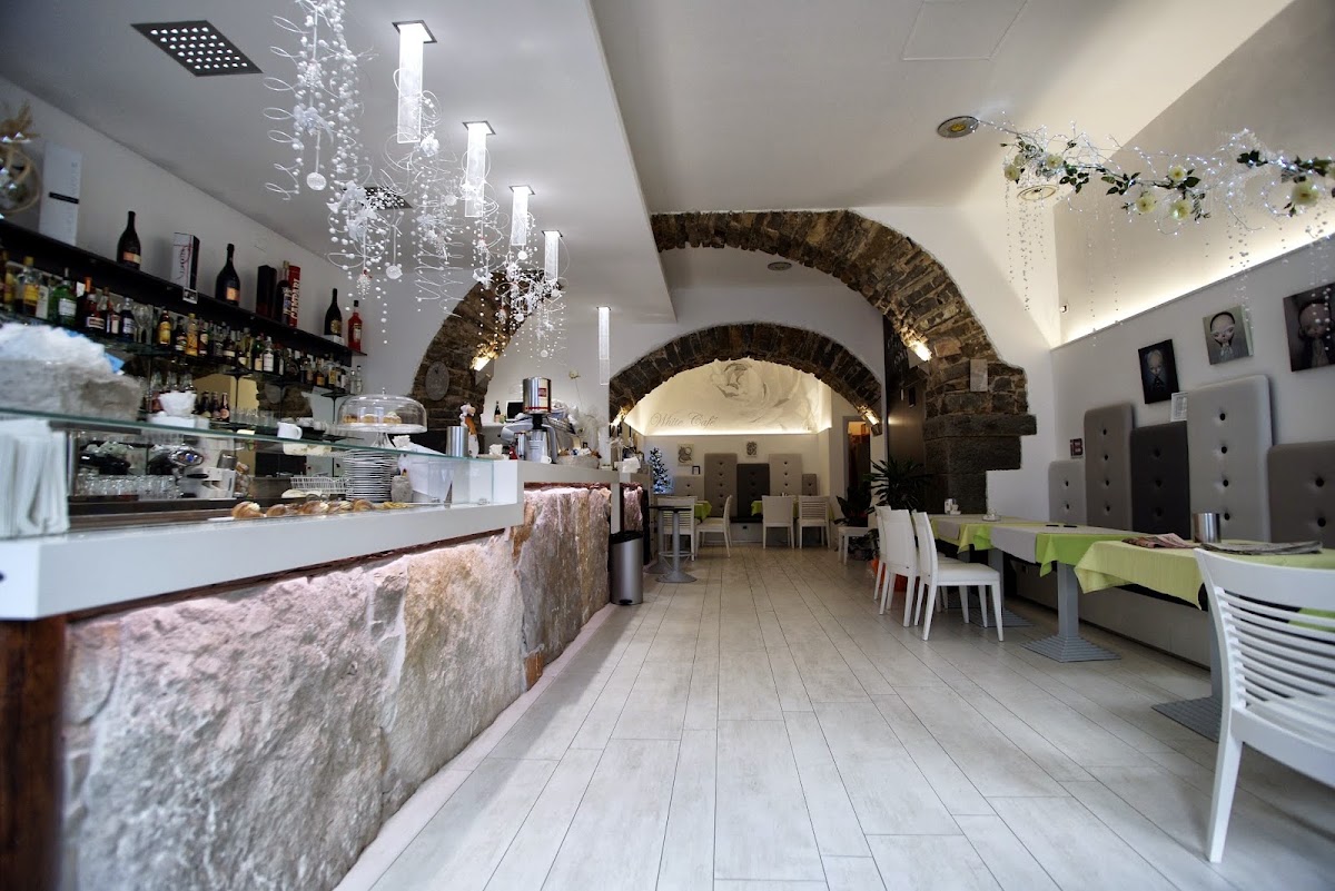 White Cafè — foto 1